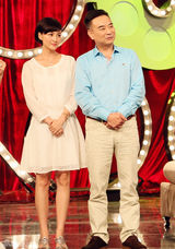 组图：戴娇倩岳跃利畅聊合作趣事