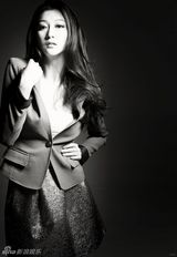 组图：方然黑白写真大片曝光 时尚摩登尽显英伦风