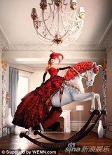 组图：乌玛-瑟曼东方魅力大片 红裙喜庆秀美腿