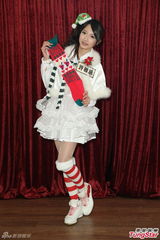 组图：许雅涵领众师妹扮性感 李组长现男人本色