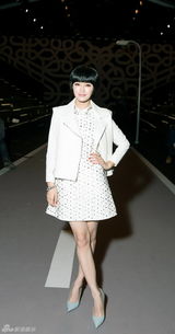 组图：秦岚短发亮相巴黎时装周 颠覆自我真性情