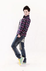 组图：《麻辣女兵》首曝定妆照 90后新兵持枪亮相