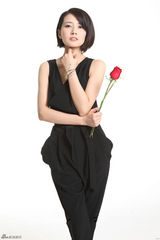 高清组图：高圆圆娇俏写真笑颜如花 身姿婀娜