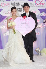 组图：陈豪陈茵媺预演婚礼 工作为先不急结婚