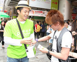 组图：乐施大使森美义卖 呼吁救助内地贫苦人士