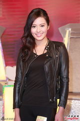 组图：杨诗敏情人节有约 许亦妮信一见钟情