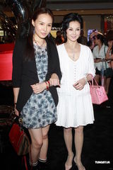 组图：谢玲玲着急当婆婆 自曝送红包贺霍启刚结婚