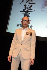 组图：《魔警》吴彦祖称与刘烨订娃娃亲是玩笑