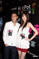 组图：连诗雅难忘《喜爱夜蒲2》与关楚耀共浴