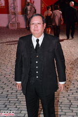 组图：曹光彪孙女办亿元堡垒婚礼齐聚名流