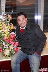 组图：薛家燕借出游了解子女恋情