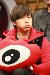 高清组图：SJ-M做客争开微博 玩转网络流行语