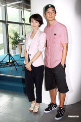 幻灯图：高圆圆自嘲不会演戏 吴彦祖婚后照拍亲热戏 