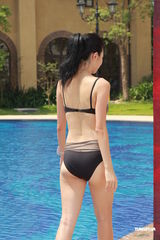 组图：中华小姐泳装照拍摄 选手血糖过低险晕倒