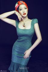 组图：甘婷婷复古红唇登杂志 新潘金莲变摩登女郎