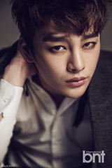 高清组图：徐仁国拍时尚写真 冷酷眼神魅力十足