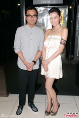 组图：陈法拉全裸演出性感有底线