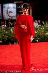 组图：《黑马》首映 布莱尔带初生儿子走红毯