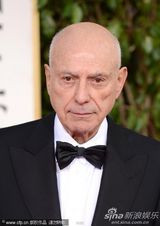 组图：最佳男配角候选人艾伦-阿金表情严肃