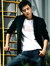 组图：夏凡最新写真曝光 酷帅造型完美身材