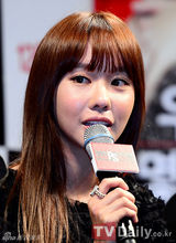 高清图：韩片《PS搭档》宣传 金雅中迷人池城卖萌