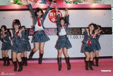 组图：AKB48香港举行握手会 防骚扰要歌迷先洗手