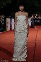 组图：电影金马奖红毯群星云集 女星性感华服斗艳