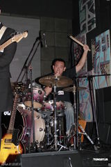 组图：陈豪不介意新剧收视低 与林保怡等组乐队