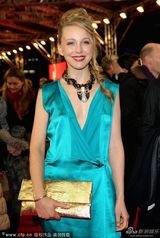 组图：莫里兹撑《立体声》首映 尤尔根女友秀奶