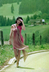 组图：网曝林青霞素颜街拍美照宛若少女