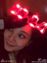 组图：众星欢乐庆圣诞 Angela可爱林志玲性感