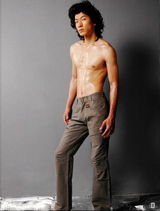 组图：张亮早期雷人照曝光 长发飘飘扮女妆