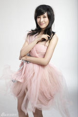 组图：王雅捷化身芭比娃娃 甜美归来娇俏萝莉