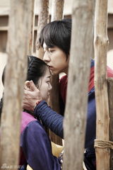 组图：《九家之书》李升基李侑菲悲伤亲吻