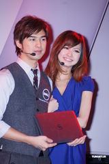 组图：陈柏霖视频聊天维系感情 工作中过白色情人节