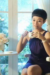 高清图：小范冰冰杨慧娇靓丽出镜 高薪代言豪华别墅