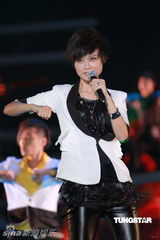 组图：王后驾到收官 谢霆锋李宇春孙燕姿热爆全场