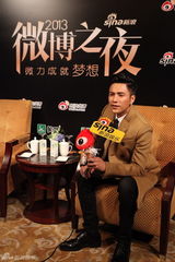 组图：微博之夜专访 陈坤否认是导师