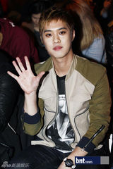 组图：具俊晔朴政珉等出席韩国首尔时装秀