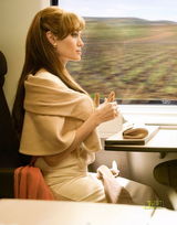 高清图：朱莉德普《致命游客》最新剧照曝光