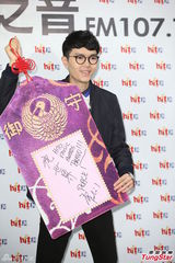 组图：方大同为个唱猛健身 拒练肌肉：和脸不配