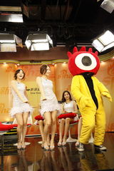 高清组图：Wonder Girls做客 与大浪热力飙舞