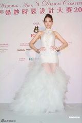 组图：林莉披翡翠装婚纱 直言不为试爱而拍拖