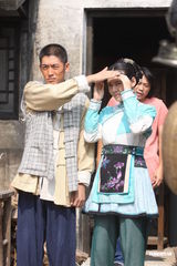 组图：《秀秀的男人》热拍 张博秋瓷炫陷“虐恋”