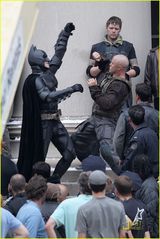 高清组图：《黑暗骑士崛起》热拍 蝙蝠侠和反派大战