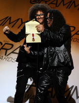 高清组图：格莱美部分奖项 《贫民富翁》作曲获奖