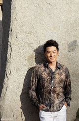 组图：邵峰时尚大片曝光 演绎文艺熟男