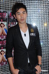 组图：赵哲妤刘欣宜区文诗等人为慈善走秀