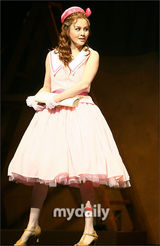 幻灯图：IVY出席音乐剧《Kiss Me Kate》发布会