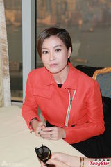 组图：伍咏薇拒谈丈夫旧爱 感谢袁咏仪